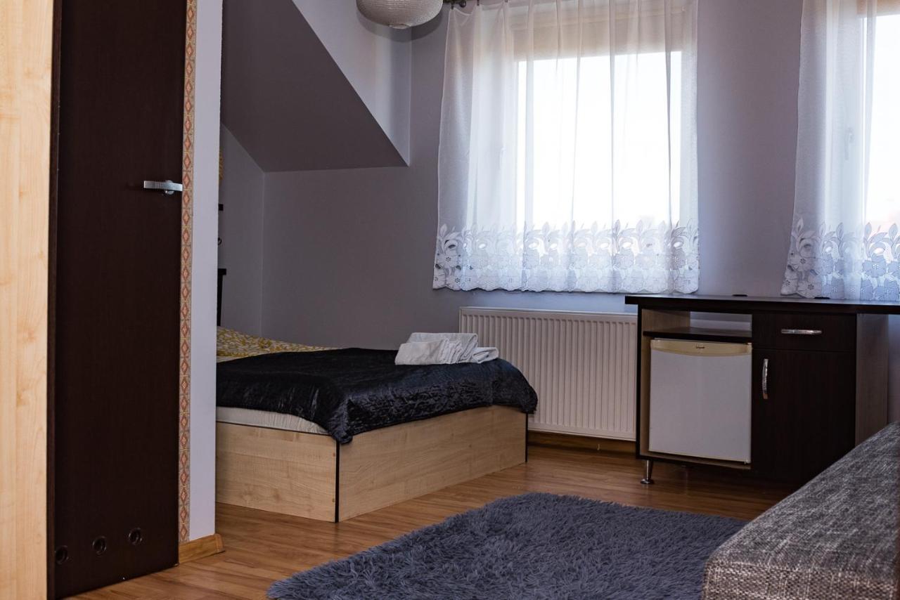 Na Fali Pokoje Goscinne Łeba Exterior foto