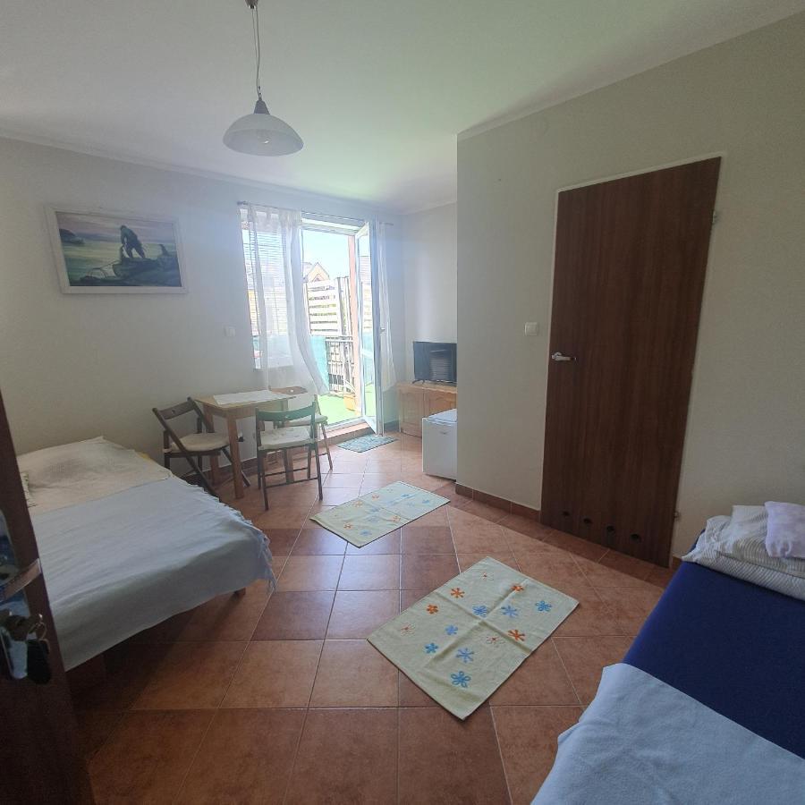 Na Fali Pokoje Goscinne Łeba Exterior foto